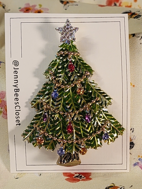 Avon Jewelry - AVON 2008 Green Enamel Christmas Tree Brooch with Multicolor Rhinestones